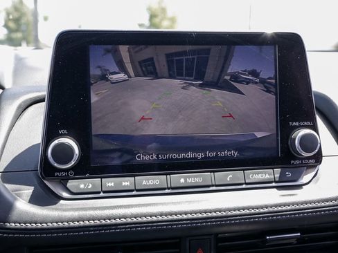 Used 2024 Nissan Rogue SV FWD image 27