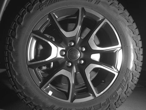 Used 2025 Jeep Compass Trailhawk image 12