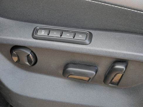 Certified 2023 Volkswagen Atlas Cross Sport SEL Premium R-Line image 20