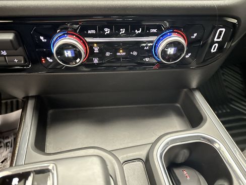 Used 2025 GMC Sierra 1500 Elevation image 35