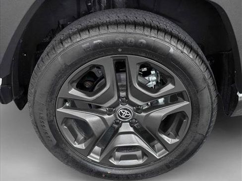 Used 2024 Toyota RAV4 Adventure image 9