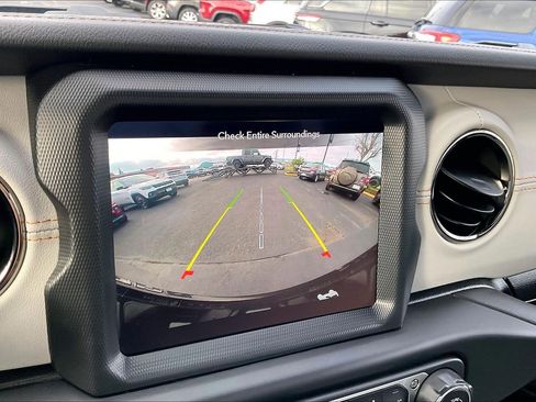 Certified 2022 Jeep Wrangler Unlimited Sahara image 21