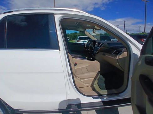 Used 2015 Mercedes-Benz ML 350 2WD image 19