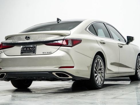 Used 2022 Lexus ES 350 Ultra Luxury w/ Accessory Package 2 FWD image 13