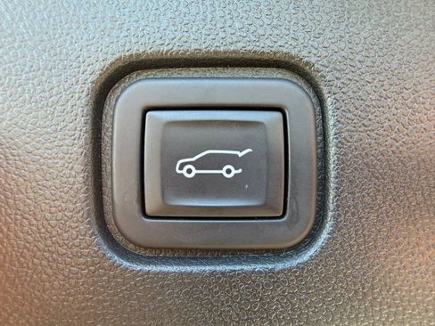 Used 2024 Chevrolet Blazer EV LT AWD/4WD image 46
