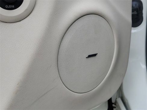 Used 2015 Maserati GranTurismo Sport image 18