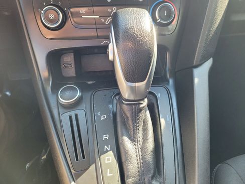 Used 2017 Ford Focus SE image 31