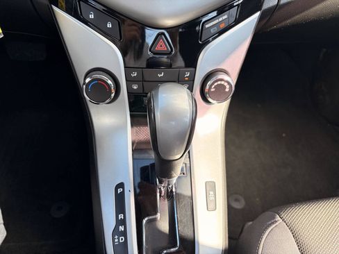Used 2014 Chevrolet Cruze LT FWD image 24