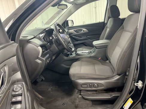 Used 2018 Chevrolet Traverse LT FWD image 19