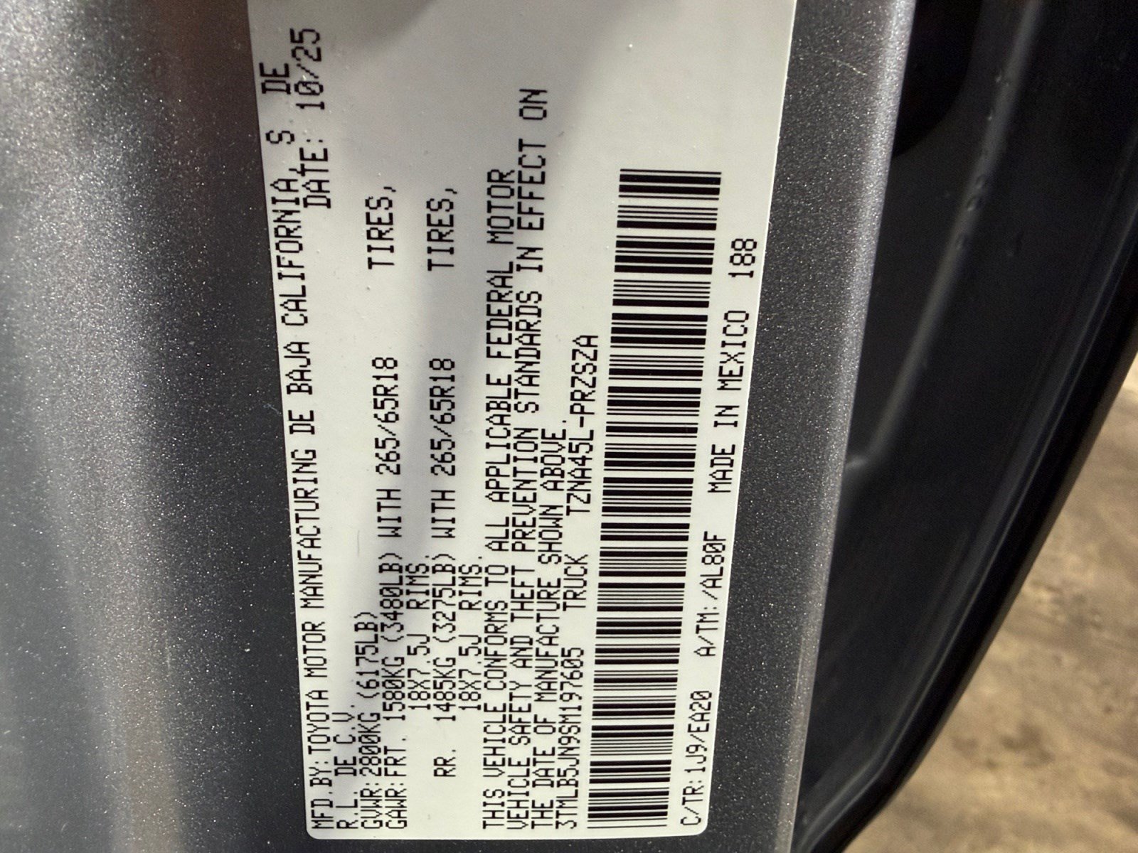 Certified 2025 Toyota Tacoma TRD Sport w/ TRD Sport Premium Package AWD/4WD image 33