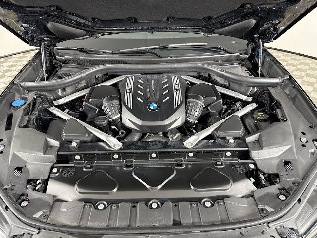 Used 2022 BMW X5 M50i w/ Parking Assistance Package AWD/4WD image 34