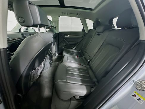 Used 2021 Audi Q5 Premium w/ Convenience Package image 29
