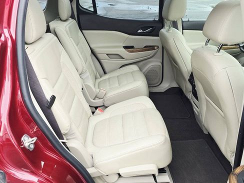 Used 2017 GMC Acadia Denali w/ Technology Package FWD image 15