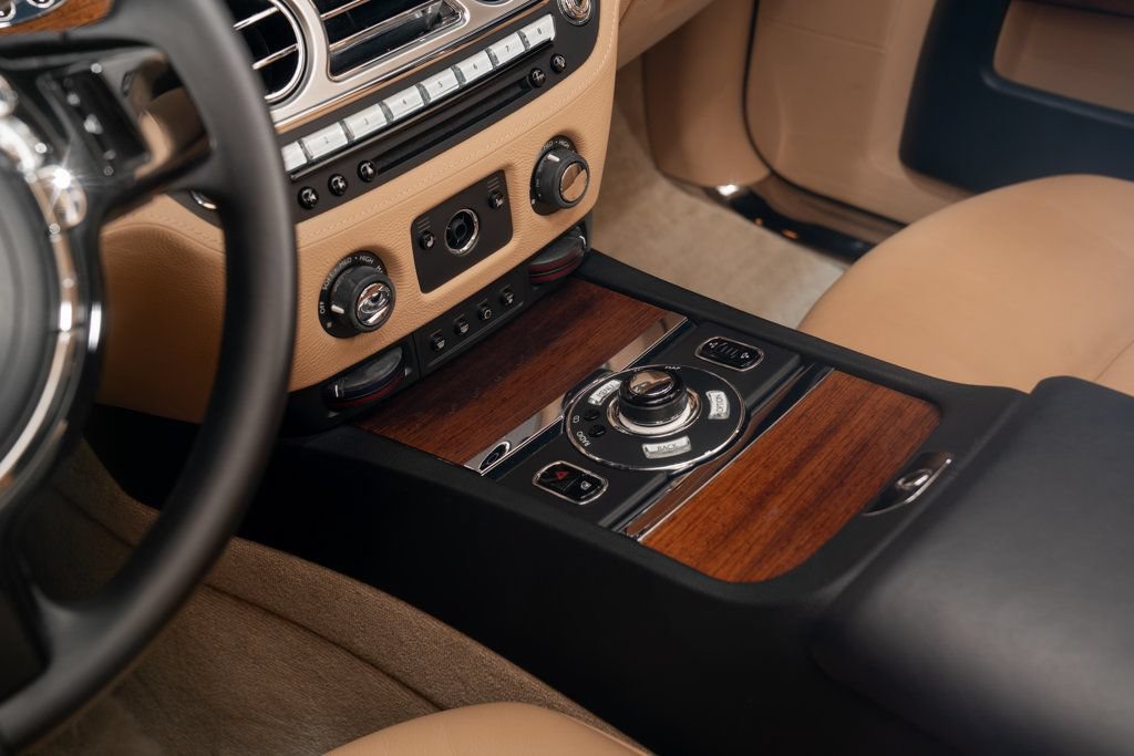 Used 2010 Rolls-Royce Ghost RWD image 40