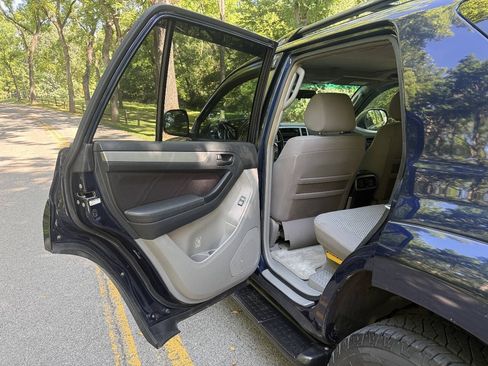 Used 2006 Toyota 4Runner SR5 AWD/4WD image 66