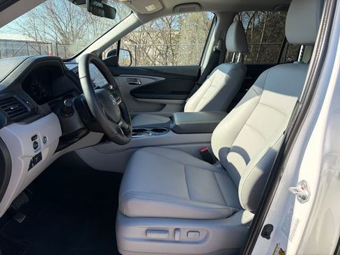 Used 2024 Honda Ridgeline RTL image 11