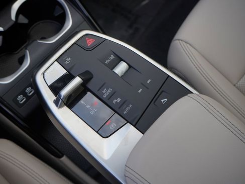 Used 2025 BMW X1 xDrive28i w/ Convenience Package image 17