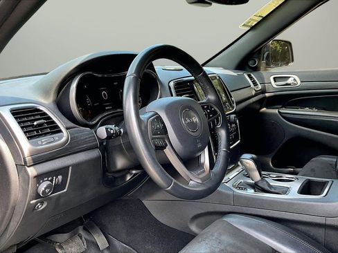 Used 2019 Jeep Grand Cherokee Laredo w/ Laredo X Package AWD/4WD image 19