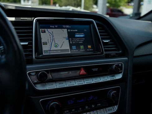 Used 2018 Hyundai Sonata Limited FWD image 15