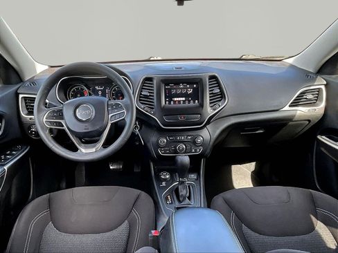 Used 2019 Jeep Cherokee Latitude w/ Popular Appearance Group AWD/4WD image 7