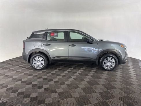 Used 2025 Nissan Kicks S image 4