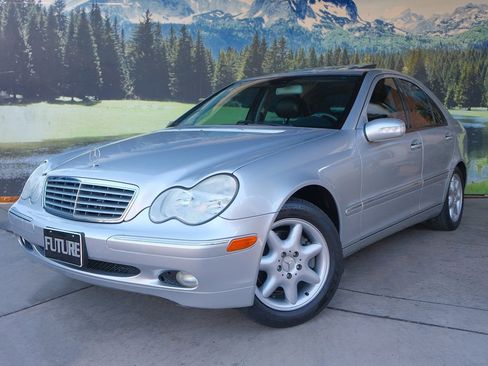 Used 2002 Mercedes-Benz C 320 Sedan image 1