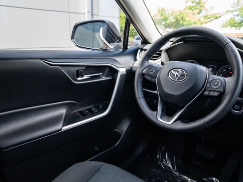 Used 2022 Toyota RAV4 XLE w/ XLE Grade Weather Package AWD/4WD image 11