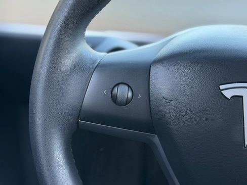 Used 2020 Tesla Model Y Long Range image 44