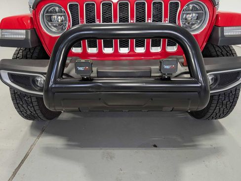 Used 2019 Jeep Wrangler Unlimited Sahara AWD/4WD image 15