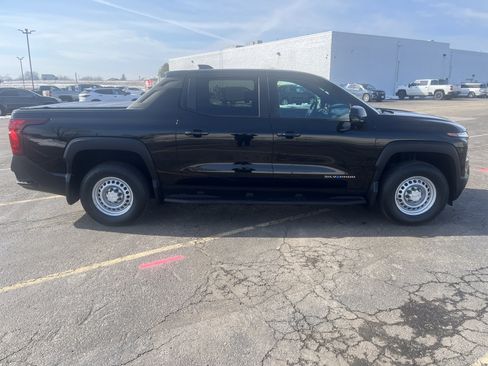 Used 2025 Chevrolet Silverado EV W/T image 7
