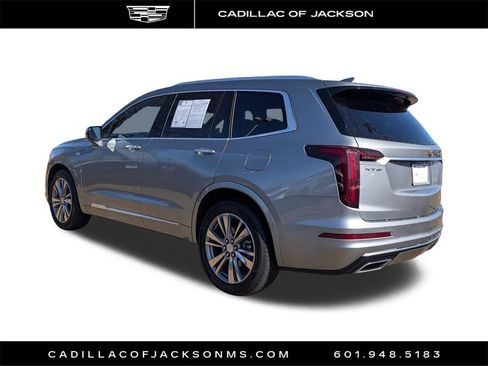 Certified 2025 Cadillac XT6 Premium Luxury image 8