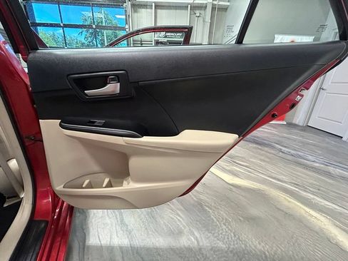 Used 2014 Toyota Camry LE FWD image 39