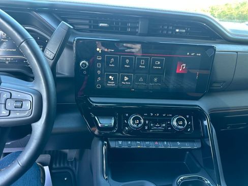 Used 2024 GMC Sierra 2500 AT4 w/ AT4 Premium Plus Package image 23