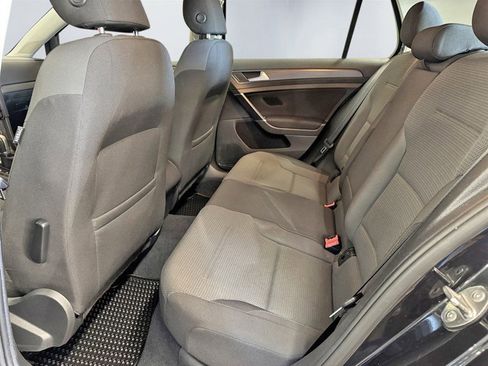 Used 2018 Volkswagen Golf S image 20