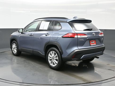 Used 2022 Toyota Corolla Cross LE w/ Moonroof Package image 4