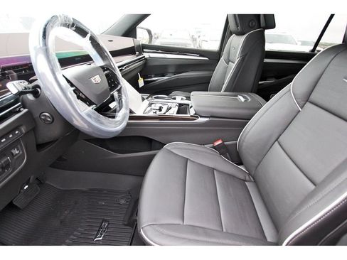 New 2026 Cadillac Escalade Luxury w/ Touring Package AWD/4WD image 6