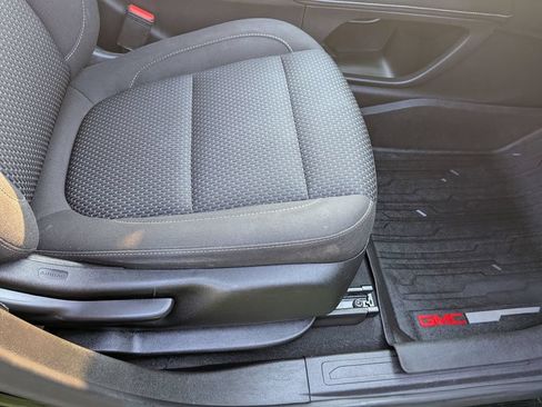 Used 2022 GMC Acadia SLE w/ Driver Convenience Package FWD image 29
