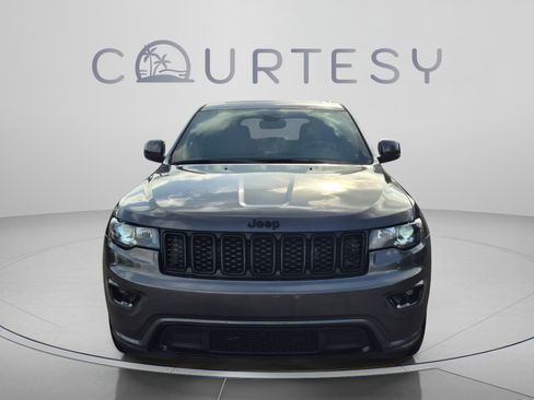 Used 2019 Jeep Grand Cherokee Altitude RWD image 10