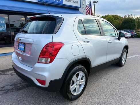 Used 2018 Chevrolet Trax LS AWD/4WD image 12