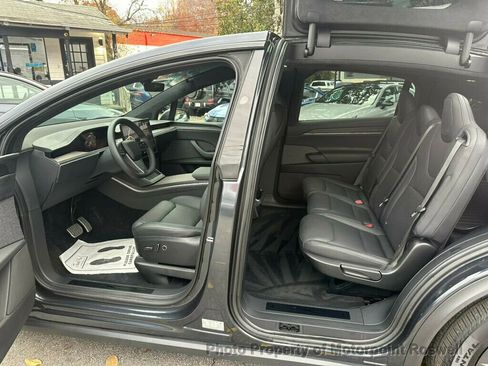 Used 2024 Tesla Model X AWD image 9