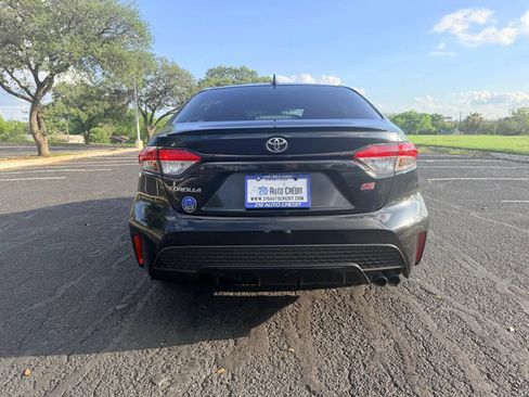 Used 2022 Toyota Corolla SE FWD image 6