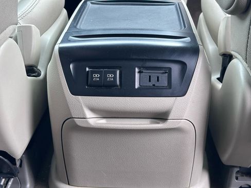 Used 2018 Toyota Sienna XLE FWD image 30