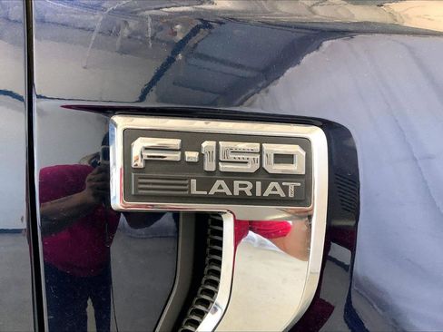 Used 2022 Ford F150 Lariat w/ Trailer Tow Package image 9
