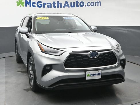 Used 2023 Toyota Highlander XLE AWD/4WD image 5