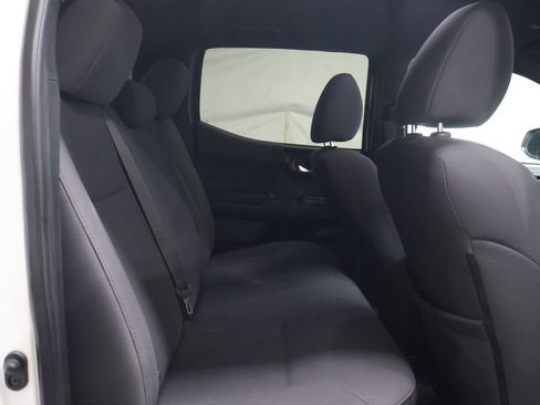 Used 2019 Toyota Tacoma TRD Sport AWD/4WD image 12