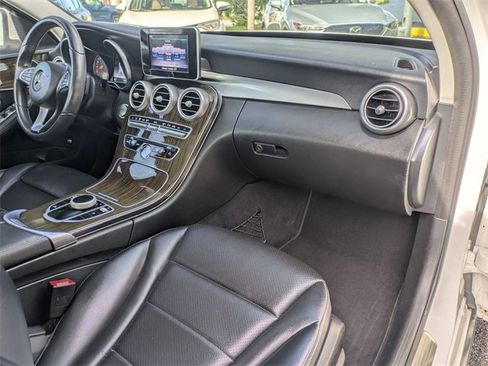 Used 2018 Mercedes-Benz C 300 4MATIC Sedan image 27