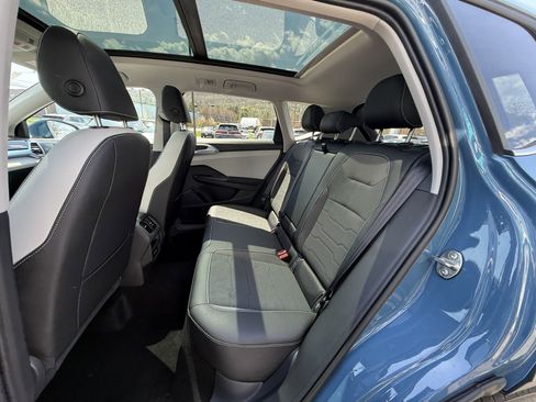 New 2026 Volkswagen Taos SE AWD/4WD image 18