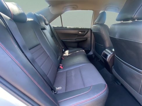 Used 2016 Toyota Camry SE FWD image 21