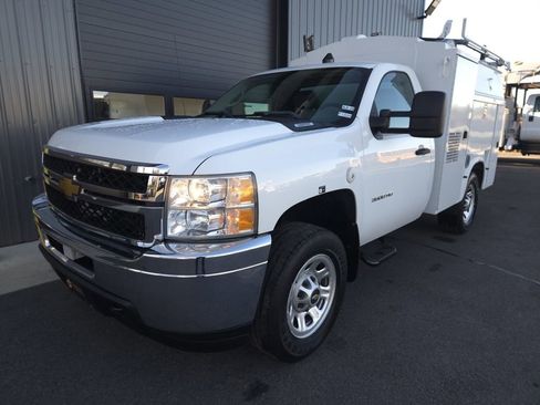 Used 2012 Chevrolet Silverado 3500 W/T image 2