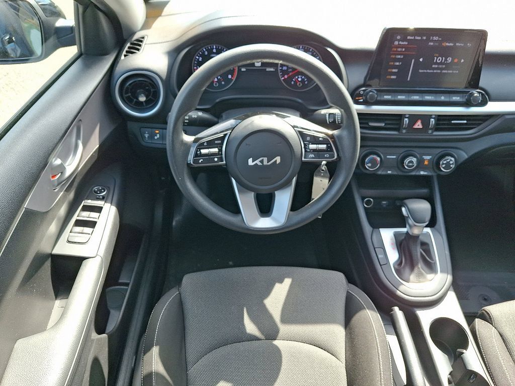 Used 2023 Kia Forte LXS w/ LXS Technology Package FWD image 12